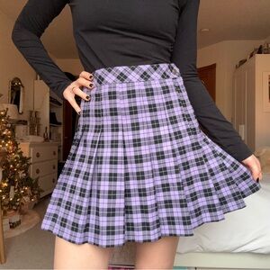 SOLD h&m purple and black plaid pleated mini skirt